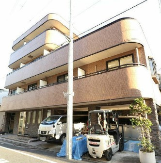 【外観】 | クレアーレ | 鉄骨鉄筋コンクリート造のがっちりとした建物。