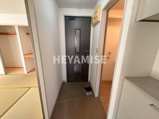 パークヒルズ桜の里　B棟の玄関