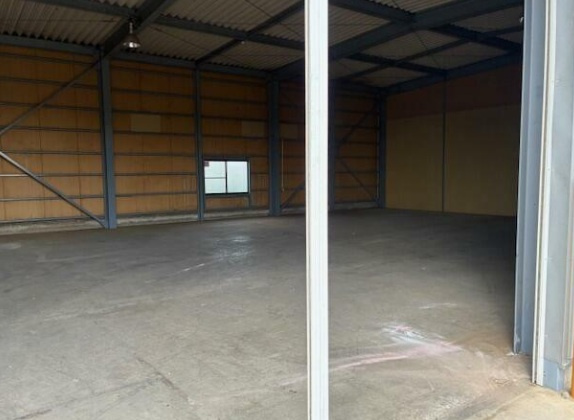 川越市大字鯨井の倉庫