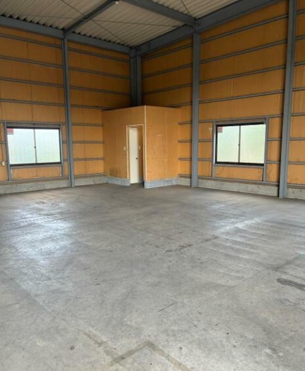 川越市大字鯨井の倉庫の内装