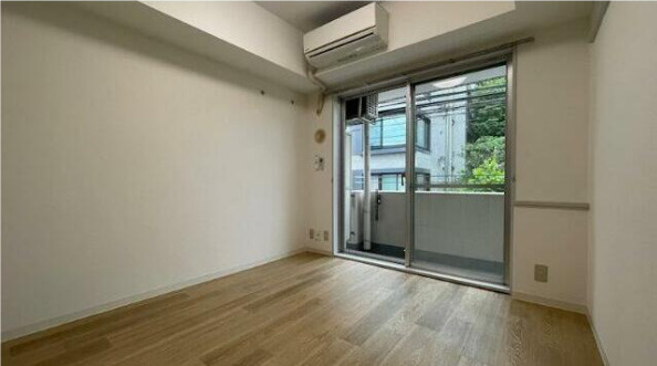 エスタ梅ヶ丘　浴室乾燥　IHコンロ　オートロックの居間・リビング