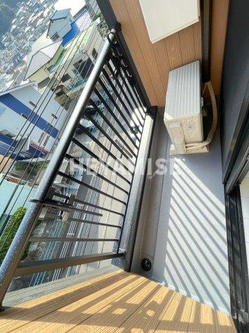 Signpost長崎外大前