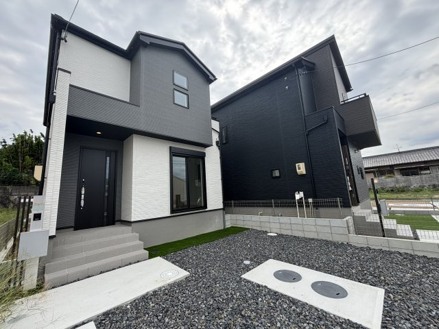 GRAFARE瀬戸市山の田町｜名古屋市の戸建ならホームアップの駐車場|並列2台駐車可能