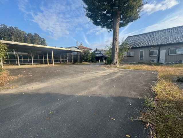 筑西市徳持　中古戸建の駐車場