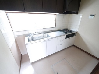 【キッチン】 | 山武郡九十九里町粟生　中古戸建 | 4LDK  九十九里海岸まで車約8分　閑静な分譲地内 倉庫付き  庭に駐車場新設スペースあり