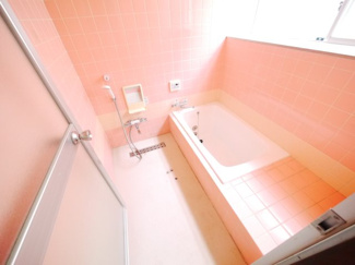 【浴室】 | 山武郡九十九里町粟生　中古戸建 | 4LDK  九十九里海岸まで車約8分　閑静な分譲地内 倉庫付き  庭に駐車場新設スペースあり