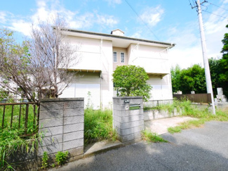 【外観】 | 山武郡九十九里町粟生　中古戸建 | 4LDK  九十九里海岸まで車約8分　閑静な分譲地内 倉庫付き  庭に駐車場新設スペースあり