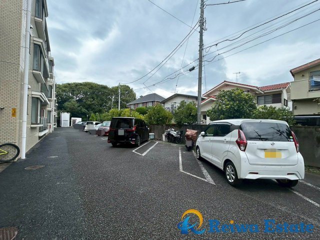 フドウ茅ヶ崎ハイツの駐車場