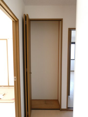 ハイカムールあすかBの内装|便利な廊下収納