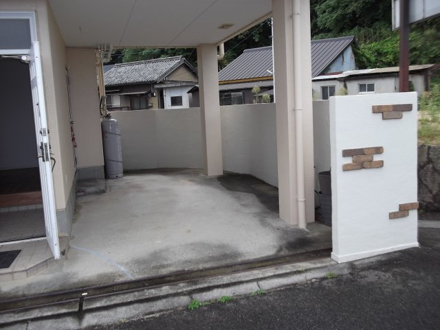 | 洲本市炬口　中古住宅 | 車庫画像