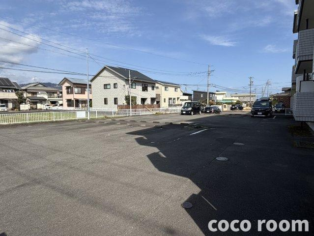 ぱ～くたうんルナⅡの駐車場