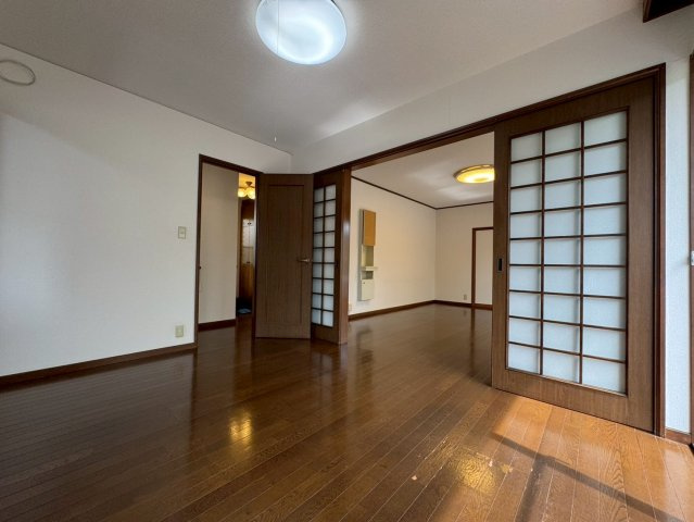 狭山市柏原中古戸建の居間・リビング