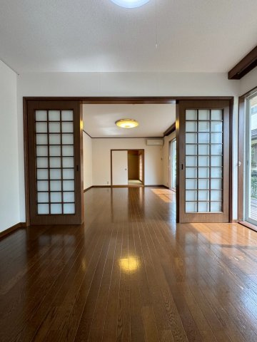 狭山市柏原中古戸建の居間・リビング