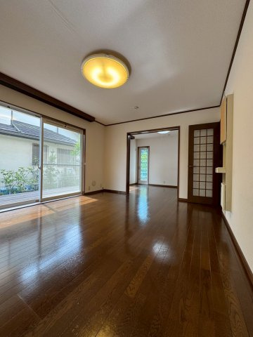 狭山市柏原中古戸建の居間・リビング