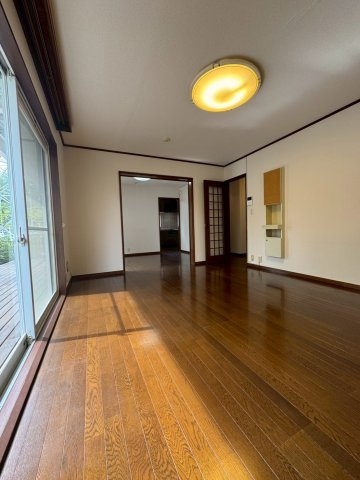 狭山市柏原中古戸建の居間・リビング