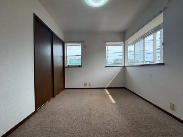 狭山市柏原中古戸建の洋室