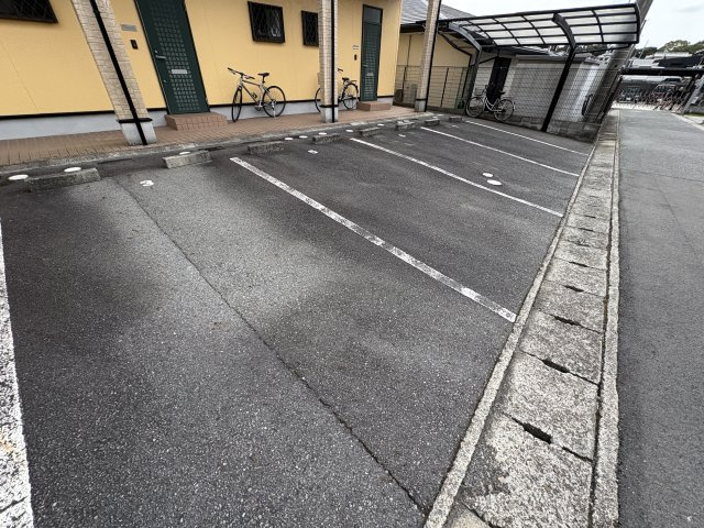 リトルガーデンの駐車場
