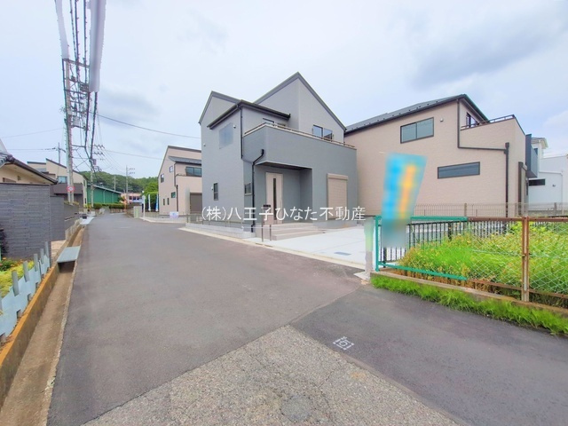 『八王子市新築戸建て』八王子市石川町243【仲介手数料無料】　２期の前面道路含む現地写真|～仲介手数料無料☆八王子ひなた不動産～　八王子市石川町　新築戸建て