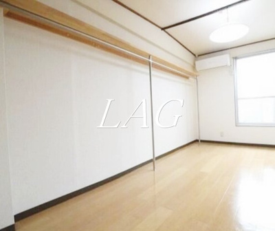 【居間・リビング】 | verde | 洋室のお部屋（同仕様）です。