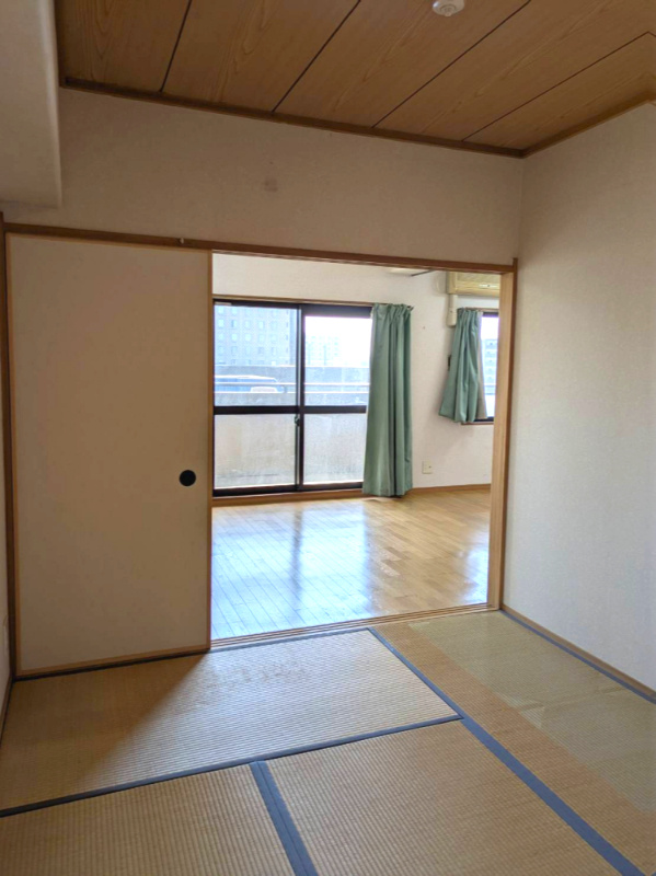 サーパス医大前第2の和室