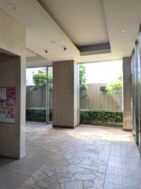 サーパス医大前第2のエントランス