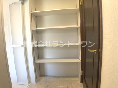 【収納】 | 所沢市中富南4丁目 | 脱衣室にある可動棚収納