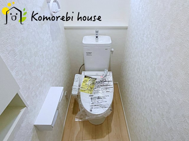 鴻巣市北新宿　第3　新築一戸建て　クレイドルガーデン　01のトイレ|トイレです