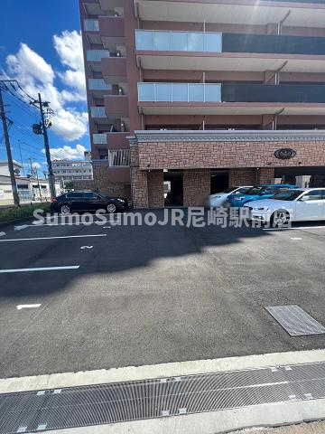 プレジオ御幣島の駐車場|車をお持ちの方に嬉しい駐車場付きの物件です