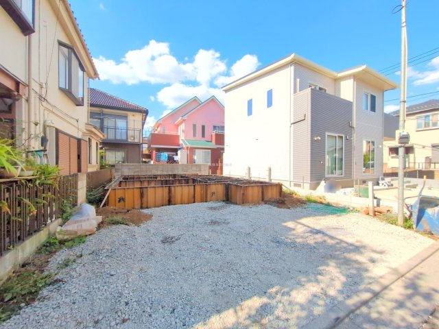 ふじみ野市桜ケ丘１丁目の新築一戸建の外観|セカンドカーにも便利な並列駐車スペース2台分！