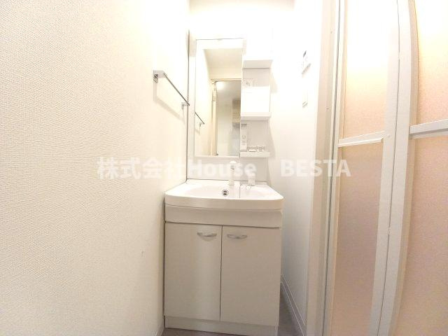 GENOVIA神戸湊川公園の独立洗面台