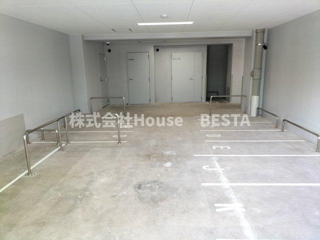 GENOVIA神戸湊川公園の駐車場