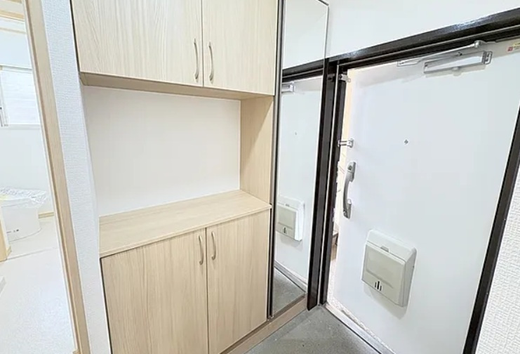 大宮七里グリーンハイツ6号棟の玄関|明るい玄関です