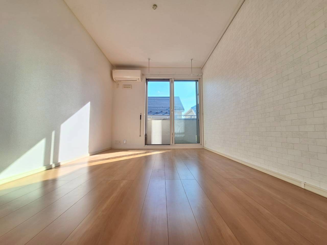 ＯＺ吉祥寺の居間・リビング|★日当たり良好7.9帖★