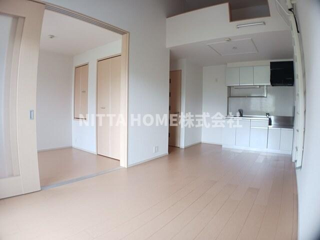 モス　フロックス　ノイの居間・リビング|１０．４帖のリビングルーム◎