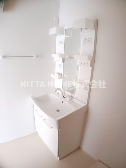 モス　フロックス　ノイの洗面所|独立洗髪洗面台がついています＊