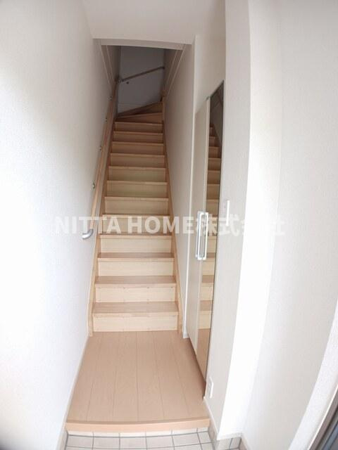 モス　フロックス　ノイの玄関|シューズボックスももちろんついている玄関です◇