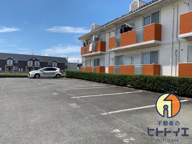 ツインシャルムの駐車場|カースペースがあります