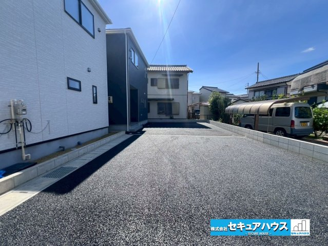 【今からご案内可能】刈谷市小垣江町　全４棟の前面道路含む現地写真|事前予約にて現地ご見学いただけます！お気軽にお問い合わせください♪
■株式会社　セキュアハウス■
住宅ローンに強く、知識、経験豊富なスタッフ在籍
お客様に寄り添い、ご成約後もサポート致します。