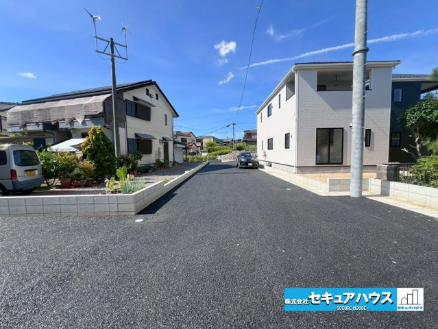【今からご案内可能】刈谷市小垣江町　全４棟の前面道路含む現地写真|事前予約にて現地ご見学いただけます！お気軽にお問い合わせください♪
■株式会社　セキュアハウス■
住宅ローンに強く、知識、経験豊富なスタッフ在籍
お客様に寄り添い、ご成約後もサポート致します。