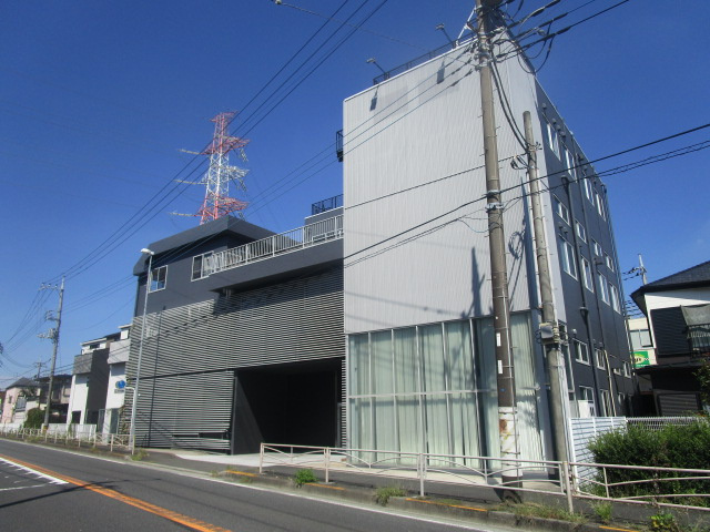 横浜市旭区川井宿町の倉庫の外観