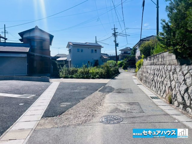 【今からご案内可能】刈谷市小垣江町　全４棟の前面道路含む現地写真|事前予約にて現地ご見学いただけます！お気軽にお問い合わせください♪
■株式会社　セキュアハウス■
住宅ローンに強く、知識、経験豊富なスタッフ在籍
お客様に寄り添い、ご成約後もサポート致します。