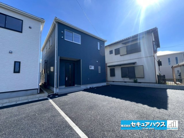 【今からご案内可能】刈谷市小垣江町　全４棟の外観|■現地外観写真（4号棟）
駐車並列2台可能！オプション工事でカーポート設置などいかがでしょうか。その他にも、フェンスなどの「オプション工事」もご提案いたします♪