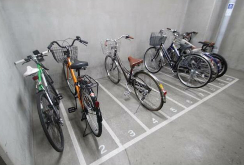 メインステージ早稲田の駐車場