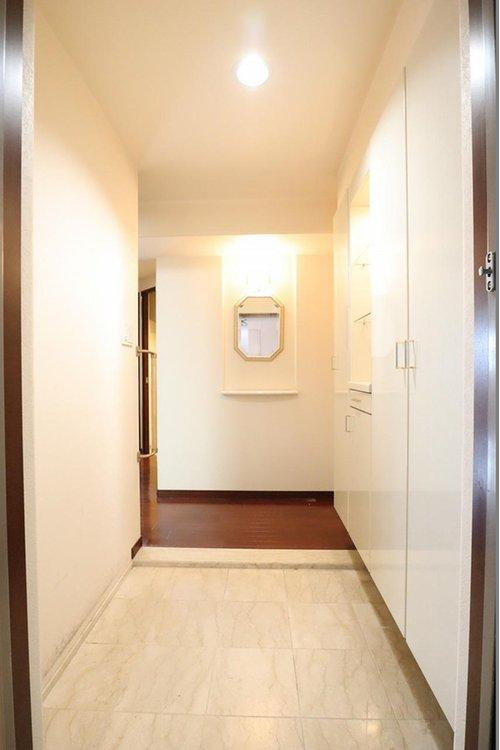 アルファステイツ五軒邸の内装|玄関・廊下