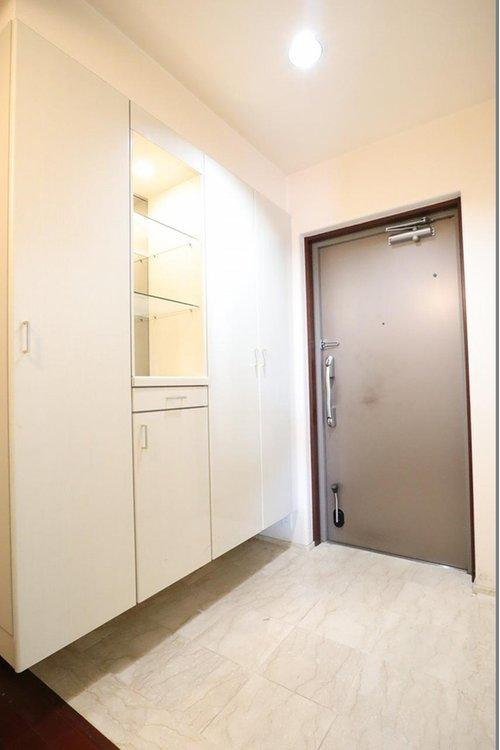 アルファステイツ五軒邸の玄関|玄関