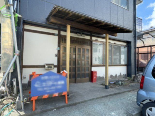 有玉台4丁目　貸店舗の玄関