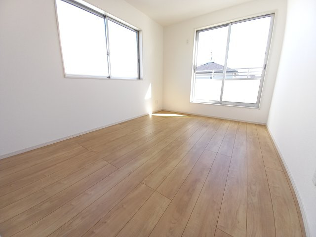 ◇住宅ローン相談OK♪【錦町花ノ井　3号棟】人気家電プレゼント中◇の洋室|◆同施工◆寝室以外にも、趣味のお部屋にもお使いいただけます♪　子供部屋や主寝室などお部屋の使い分けができ、家族で暮らしやすいです！