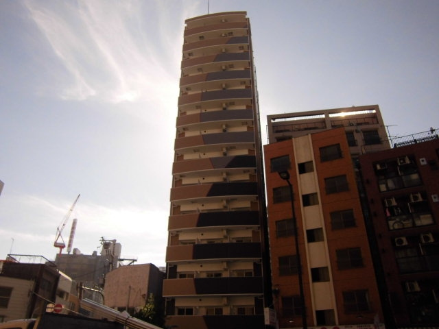 ラシュレエグゼ難波南の外観