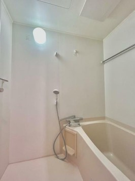 【浴室】 | ガーデンプラザ | 浴室乾燥機付きバス。