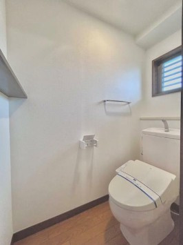 【トイレ】 | ガーデンプラザ | 温水洗浄便座。